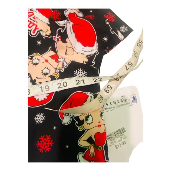 4200 Nursing Scrub Tops Womens 1X V-Neck Lot of 2 Chirstmas Betty Boop Garfield - Picture 8 of 9